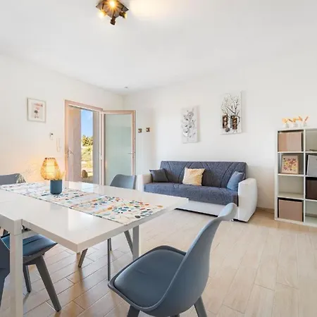 Apartment Rosa *